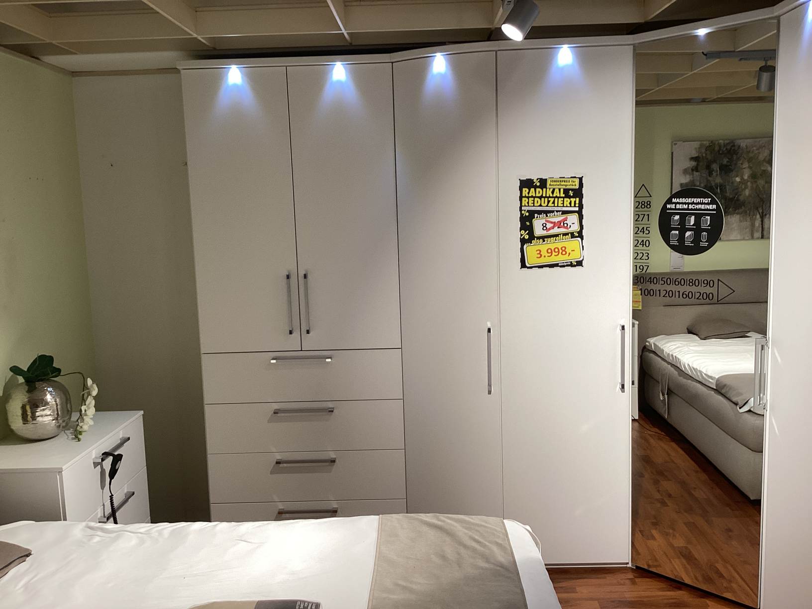 Systemkleiderschrank Global Libro 700