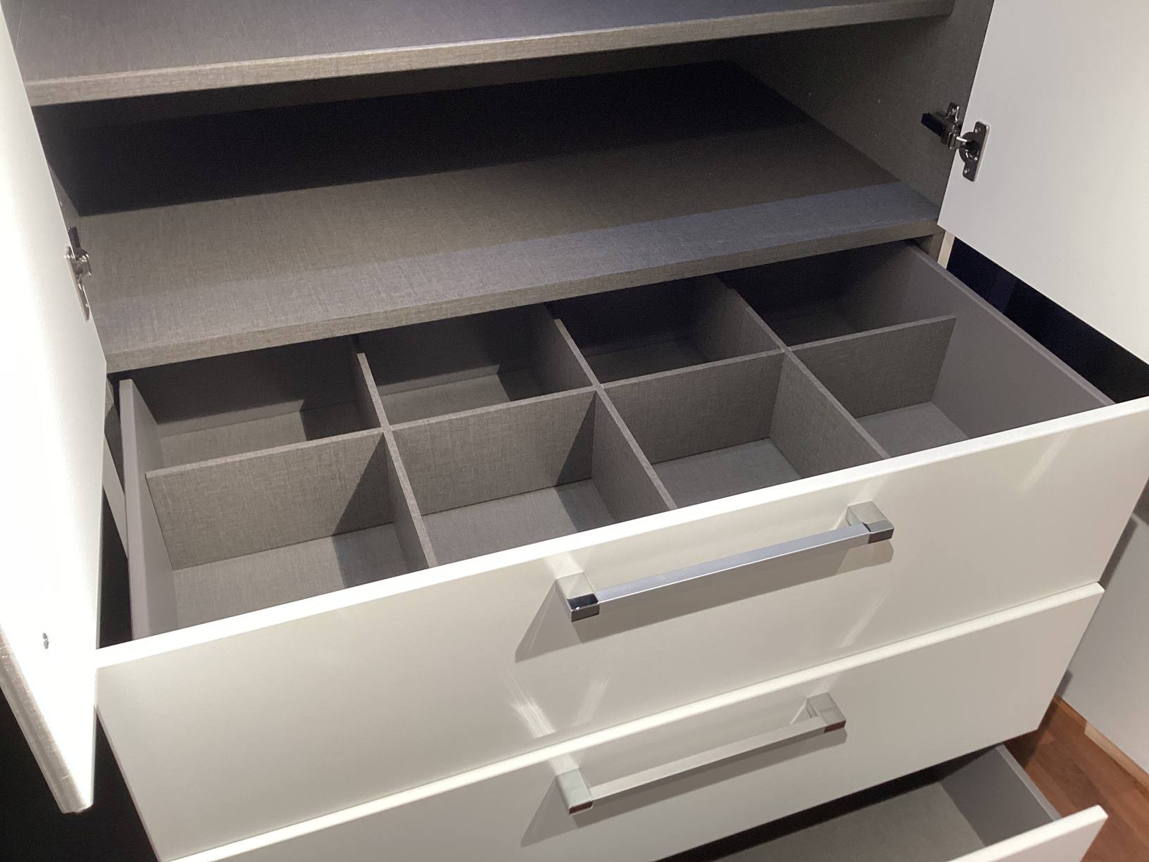 Systemkleiderschrank Global Libro 700