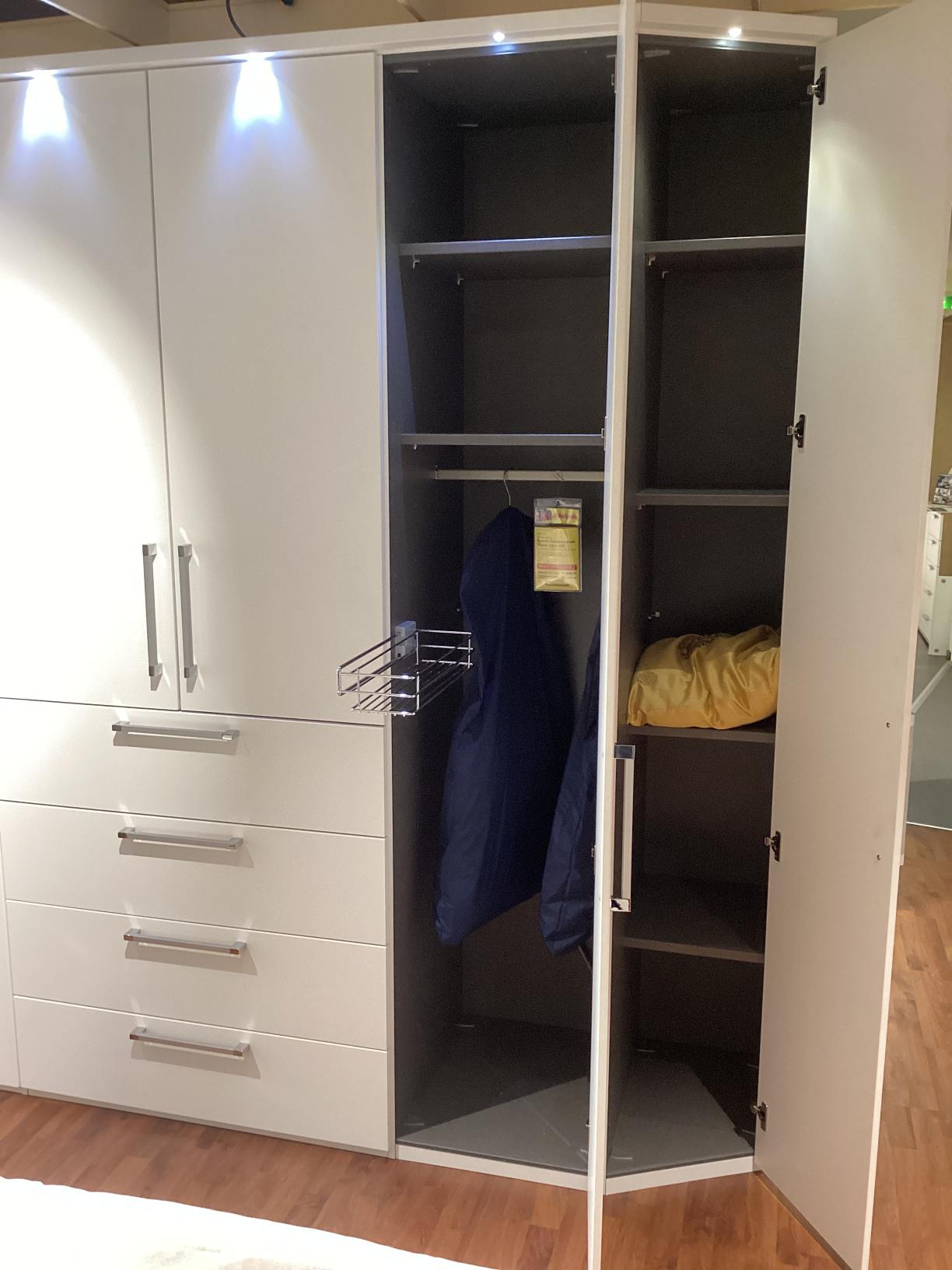 Systemkleiderschrank Global Libro 700