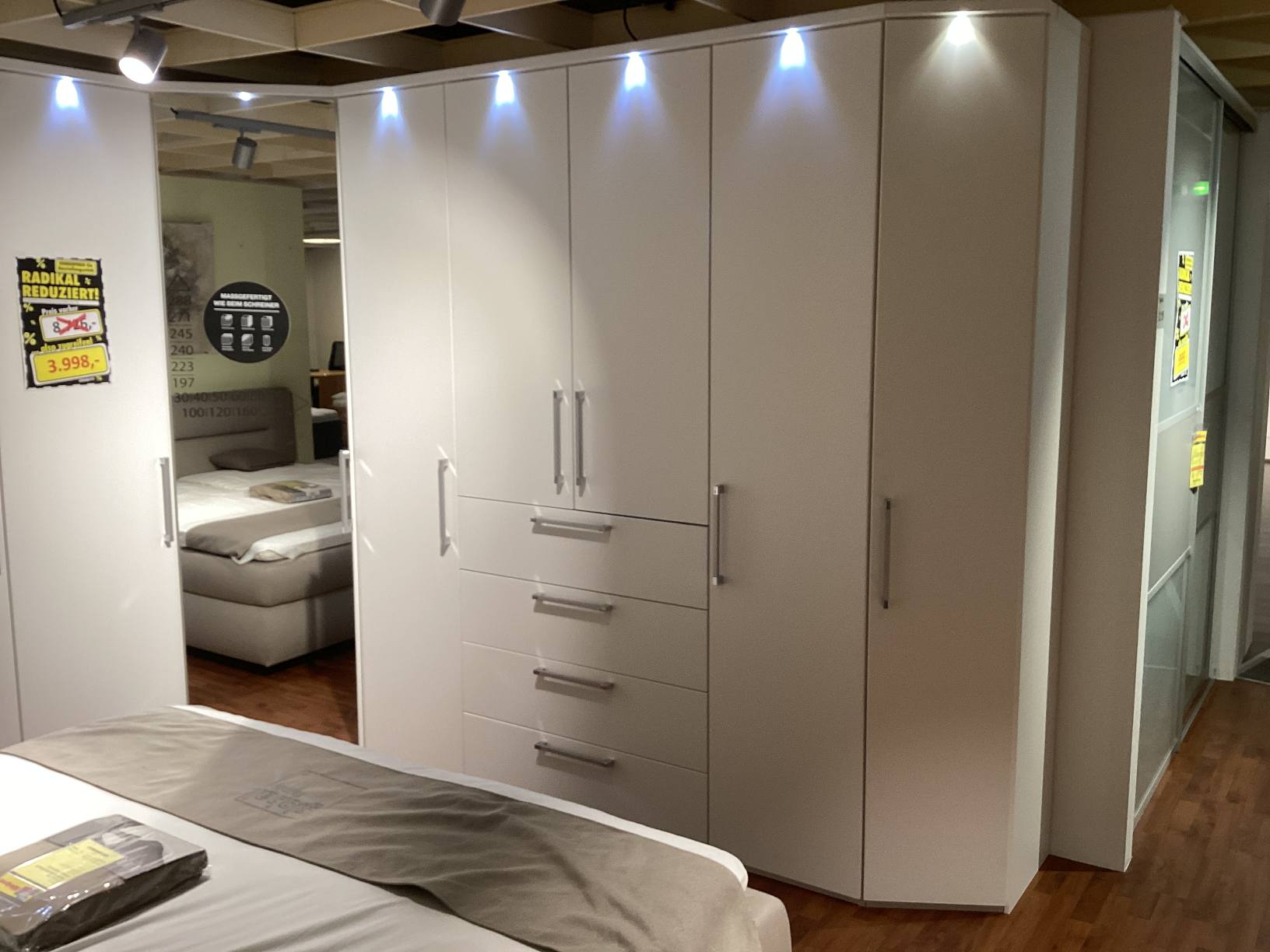 Systemkleiderschrank Global Libro 700