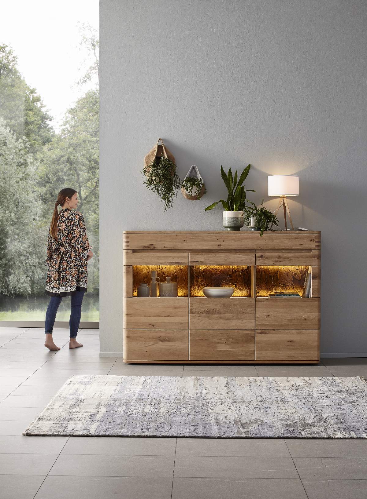 Highboard Cartago Soft - inkl. Beleuchtung, Wildeiche massiv, bianco geölt