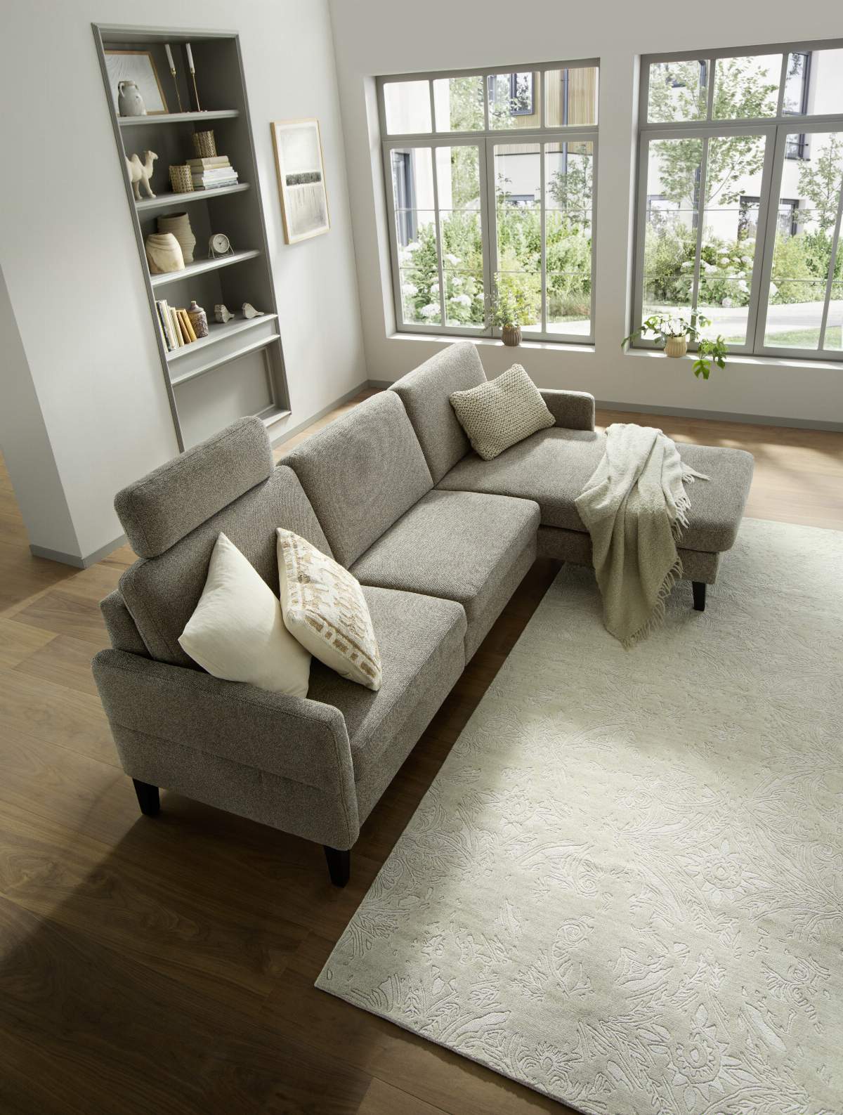 Ecksofa Arima N - 2,5-Sitzer mit Longchair rechts inkl. Kopfteil verstellbar, Stoff, Mocca