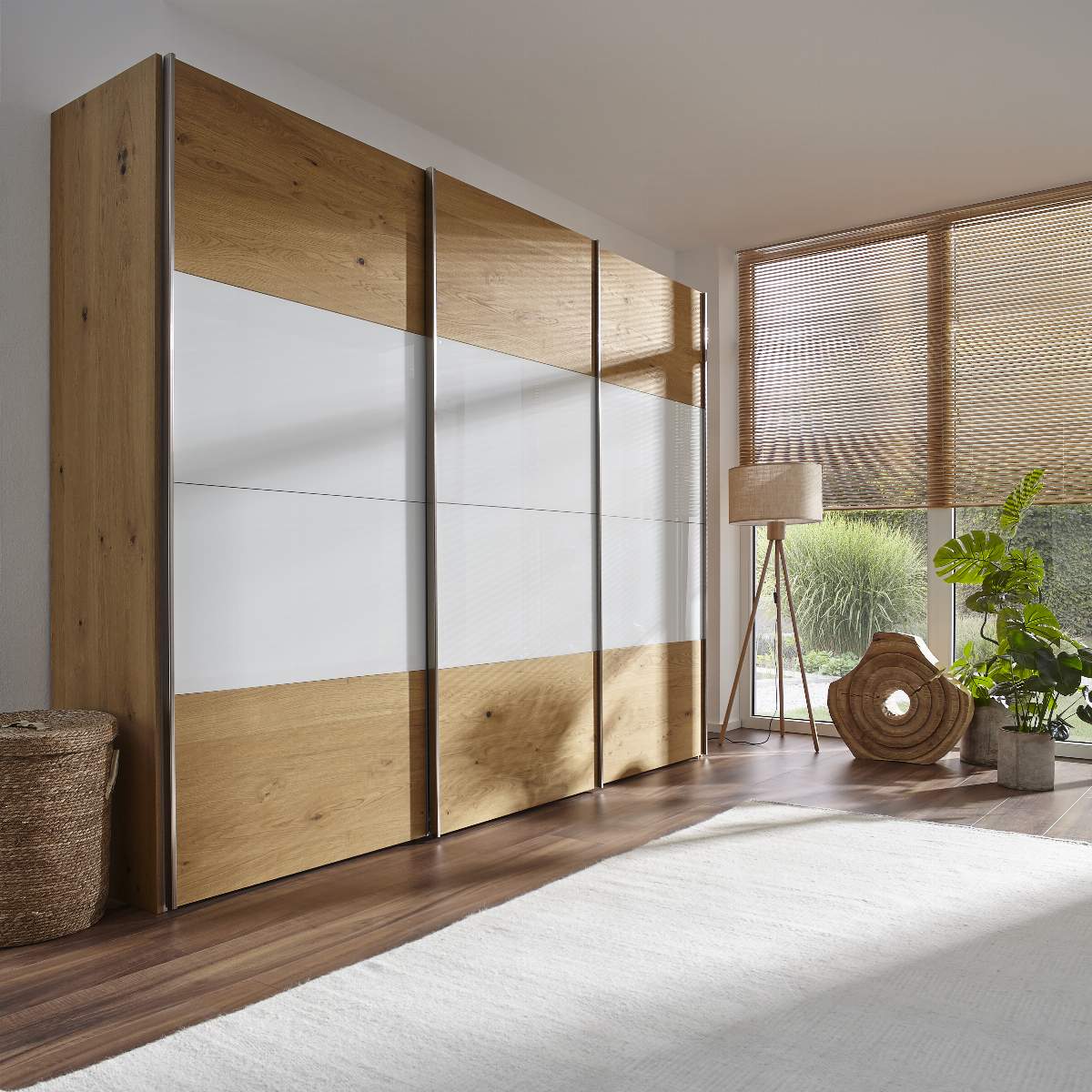Schwebetürenschrank Colorado - B ca. 307 cm, Eichenfurnier mit Glas weiß