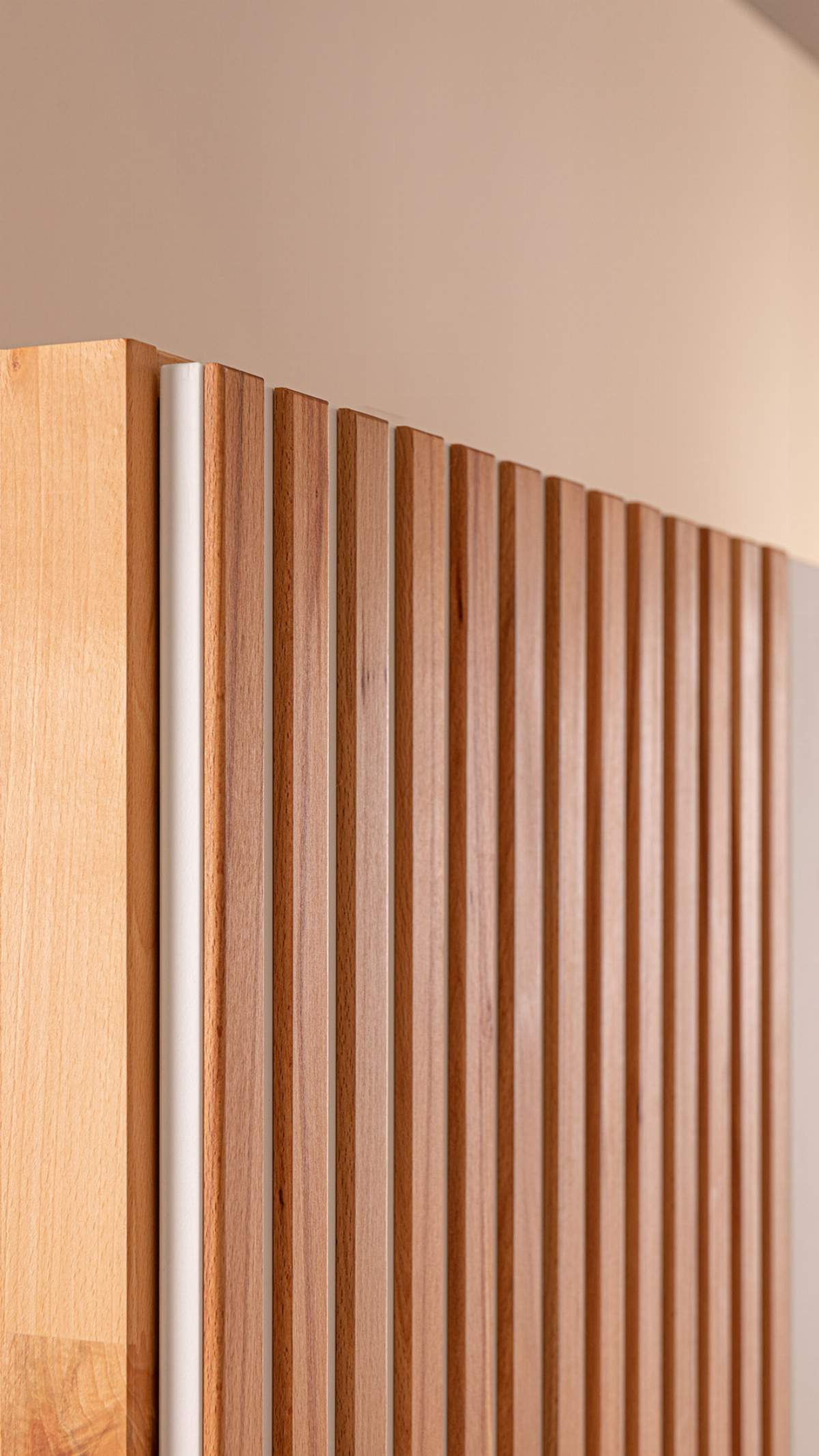 Drehtürenschrank Tigris - B. ca. 240 cm, Kernbuche massiv, geölt